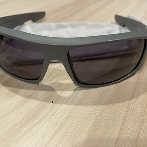 Like New SPY Optic Logan Gray/Black/Gray Polarized Lens